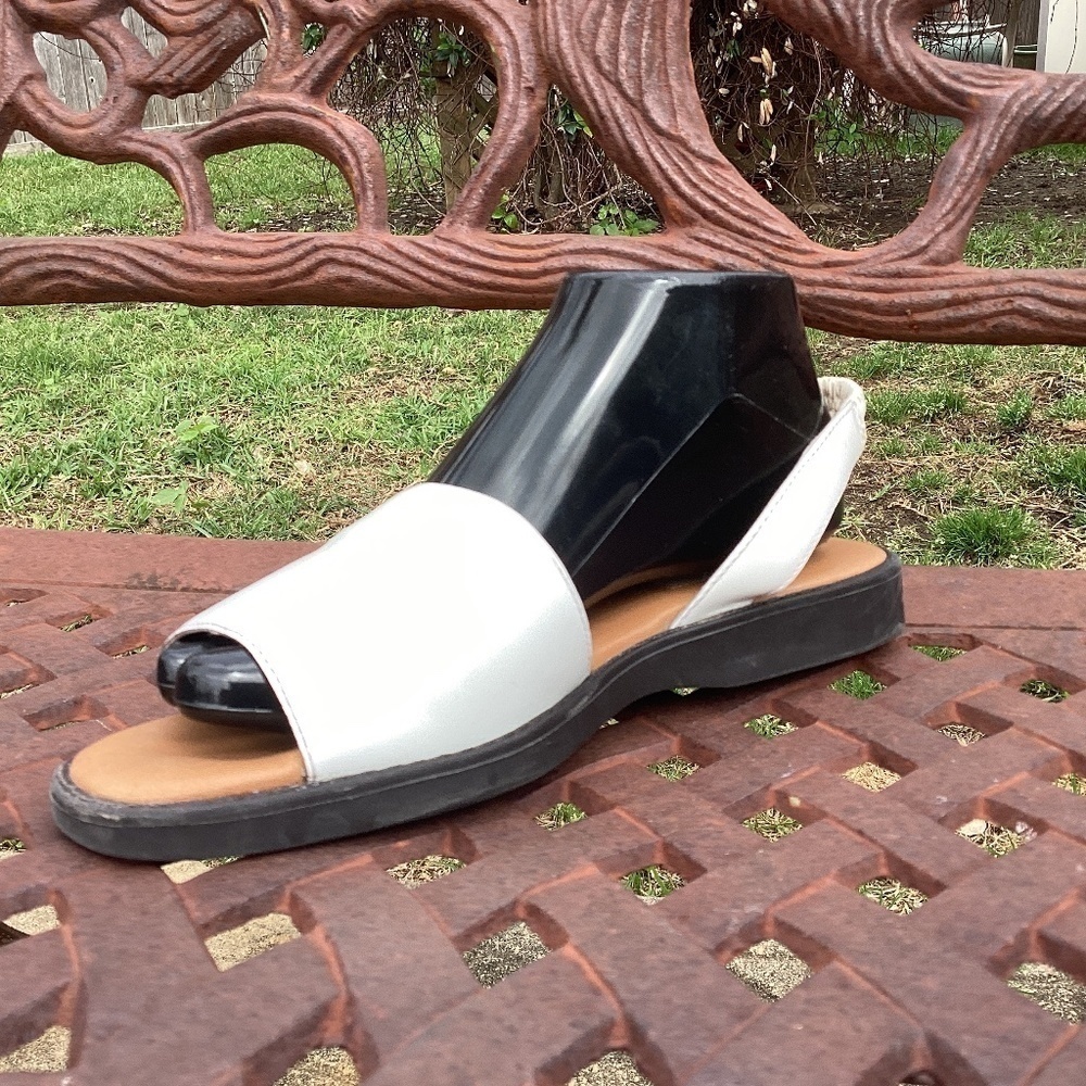 Duck Head White Sandals 9M
